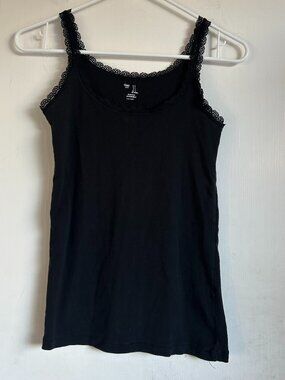 Gap - Black Scalloped Lace Cami